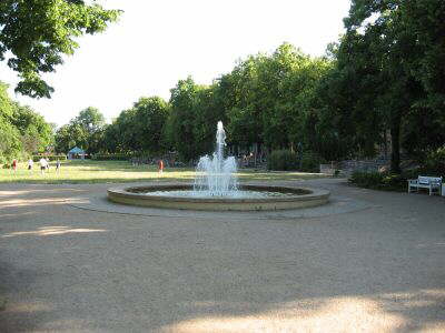 Am Springbrunnen