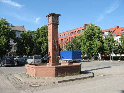 Leipziger Platz Brunnen mitUhr